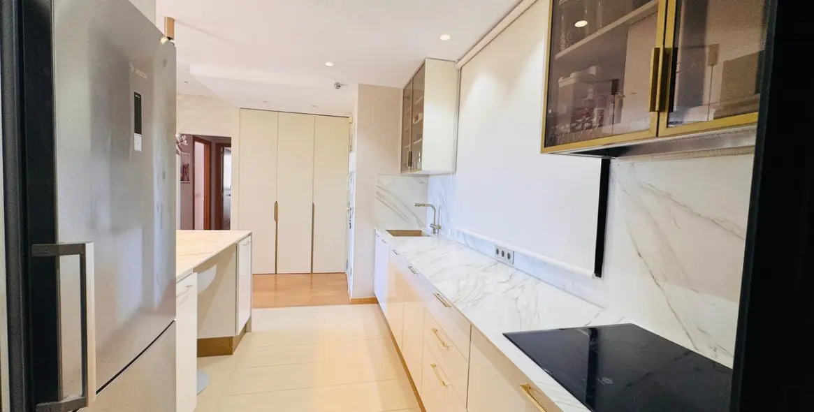 Sale of middle floor apartment in Selwo 22