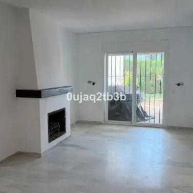 Sale of ground floor apartment in Nueva Andalucía