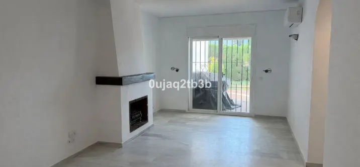 Sale of ground floor apartment in Nueva Andalucía 2