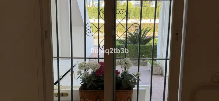 Sale of ground floor apartment in Nueva Andalucía 4