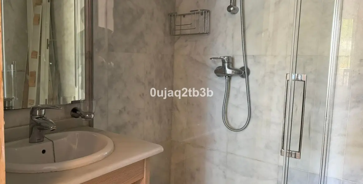 Sale of ground floor apartment in Nueva Andalucía 6