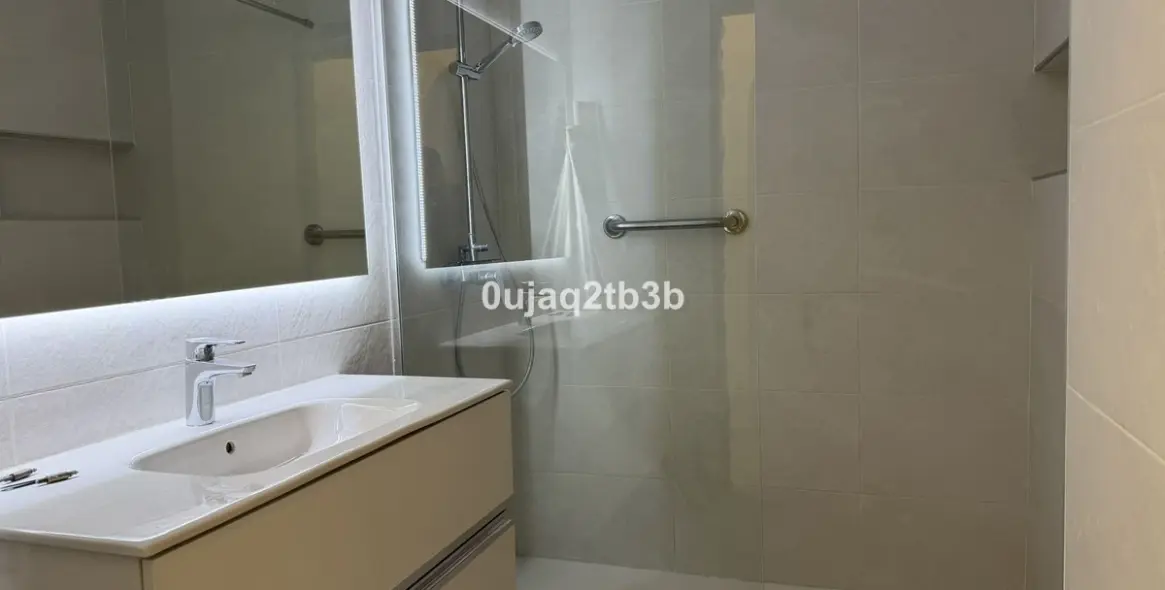 Sale of ground floor apartment in Nueva Andalucía 8