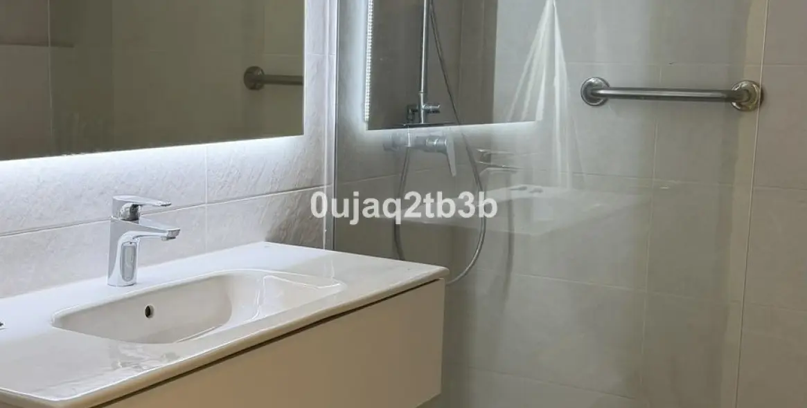 Sale of ground floor apartment in Nueva Andalucía 11