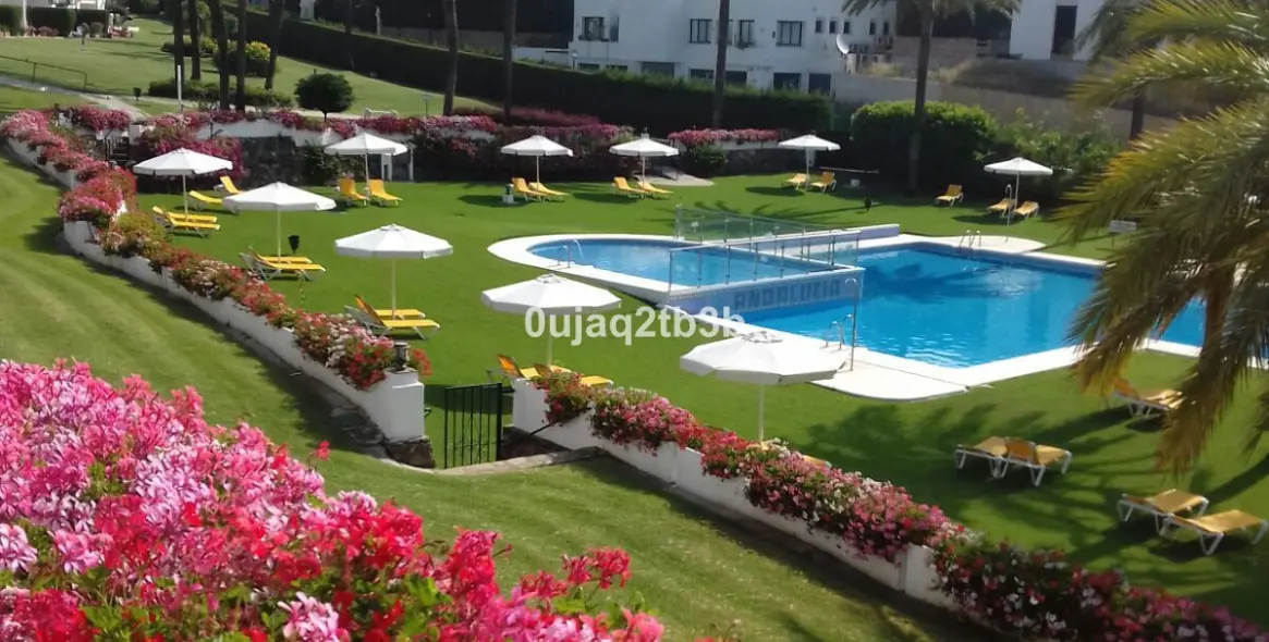 Sale of ground floor apartment in Nueva Andalucía 18