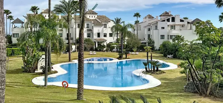 Продажа апартаментов на первом этаже в El Paraiso 0