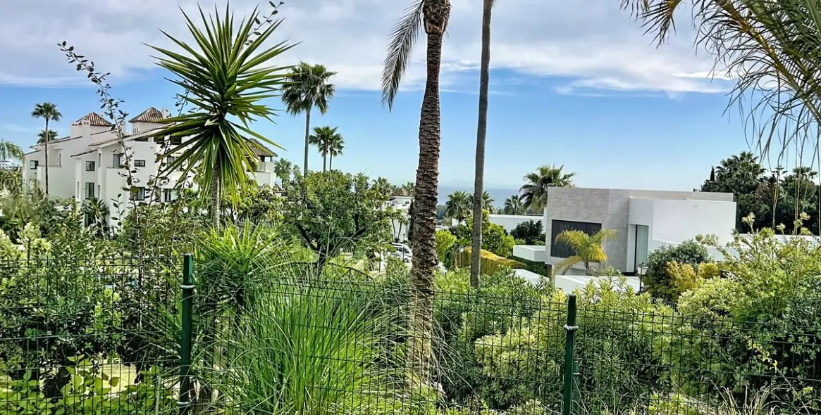 Продажа апартаментов на первом этаже в El Paraiso 4