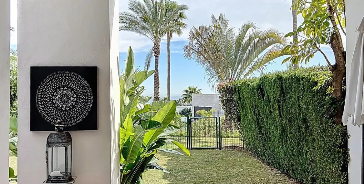 Продажа апартаментов на первом этаже в El Paraiso 5