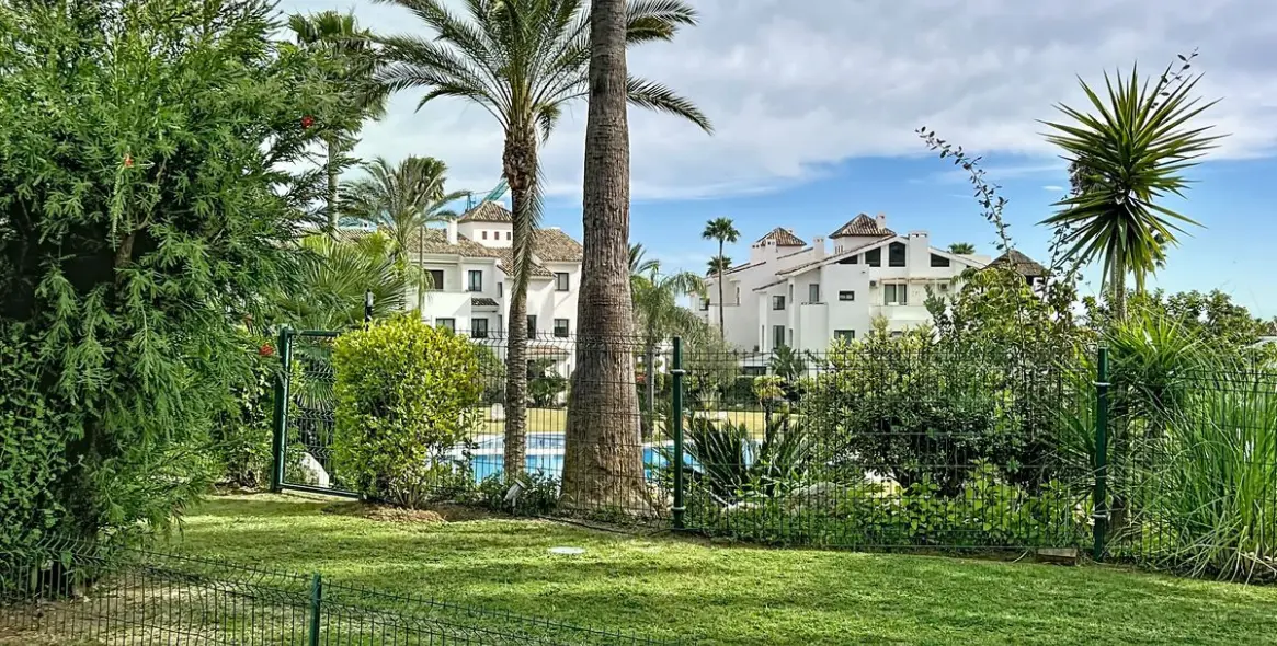 Продажа апартаментов на первом этаже в El Paraiso 12