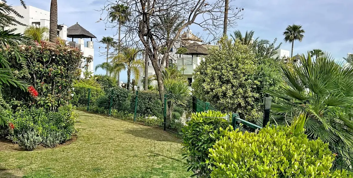 Продажа апартаментов на первом этаже в El Paraiso 43