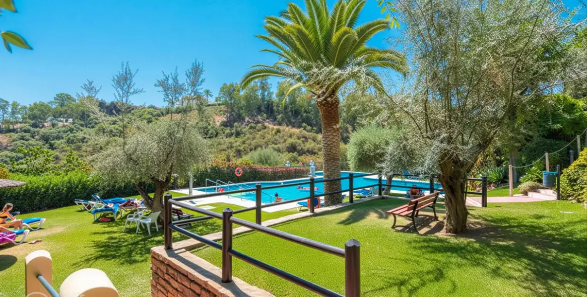 Sale of middle floor apartment in Benahavís 18