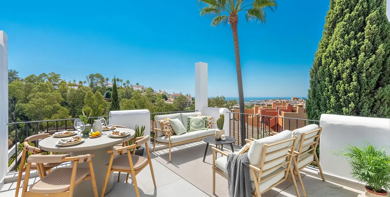 Sale of middle floor apartment in Benahavís 3