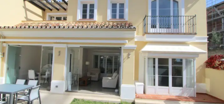 Venta de casa pareada en Elviria 0