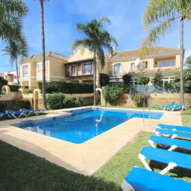 Venta de casa pareada en Elviria