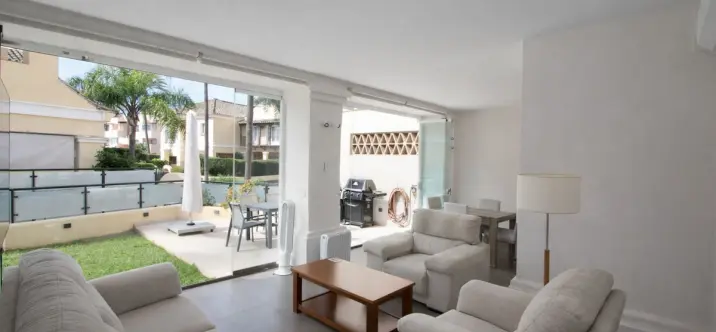Venta de casa pareada en Elviria 2