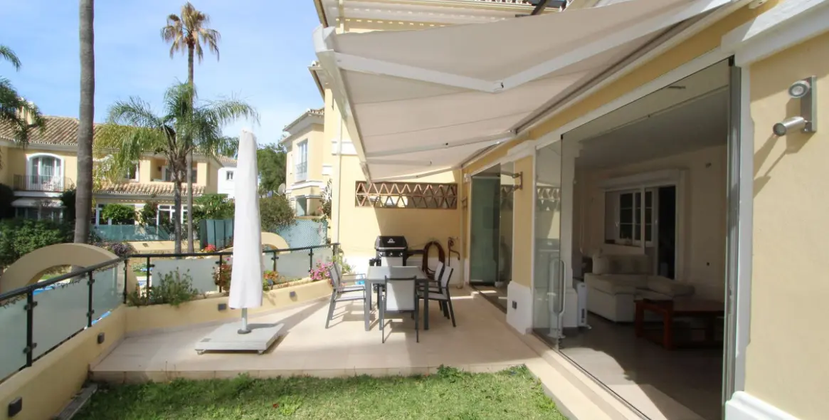 Venta de casa pareada en Elviria 10