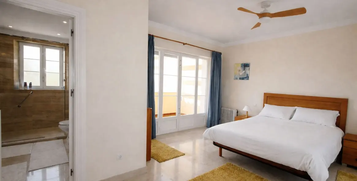 Venta de casa pareada en Elviria 28