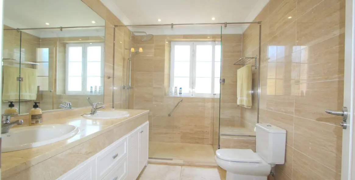 Venta de casa pareada en Elviria 32