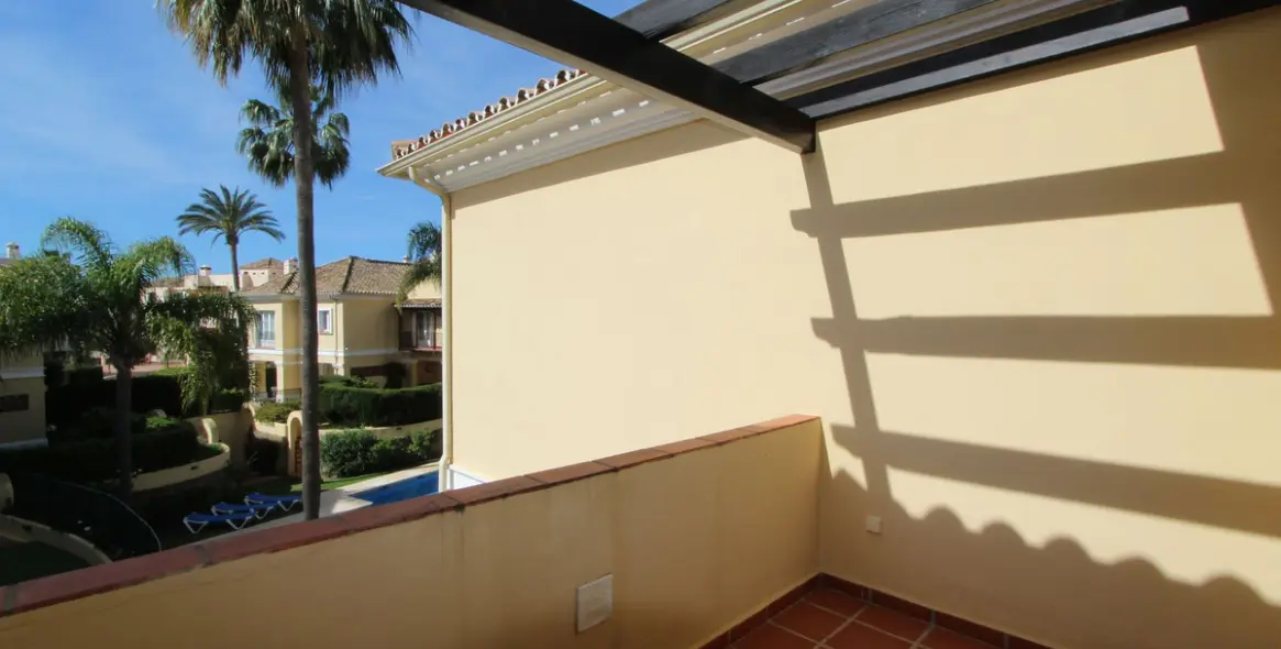 Venta de casa pareada en Elviria 35