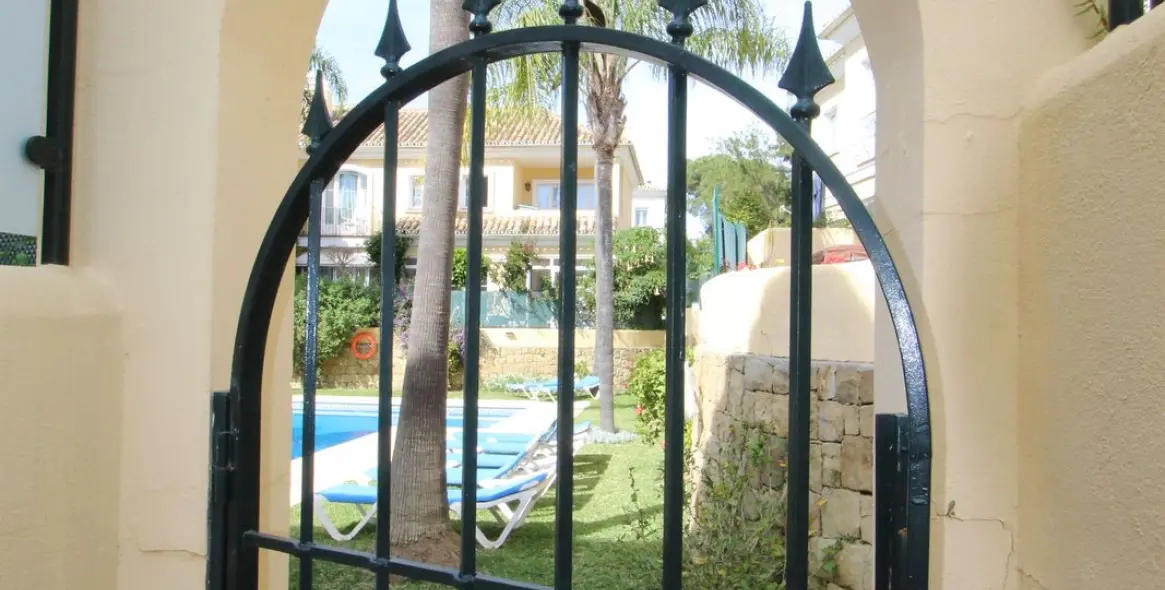 Venta de casa pareada en Elviria 49