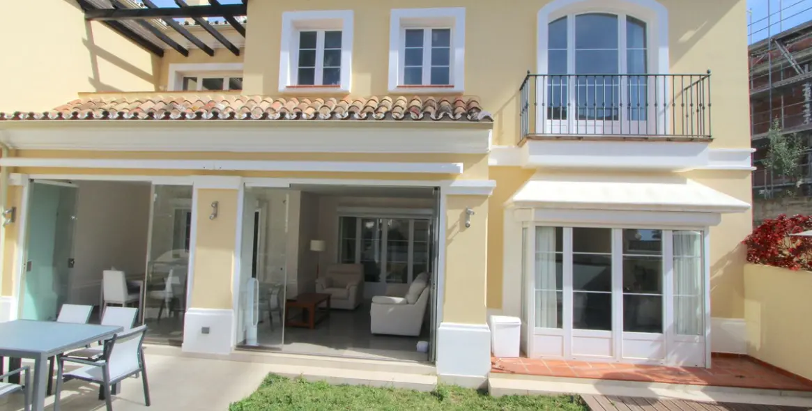 Venta de casa pareada en Elviria 55