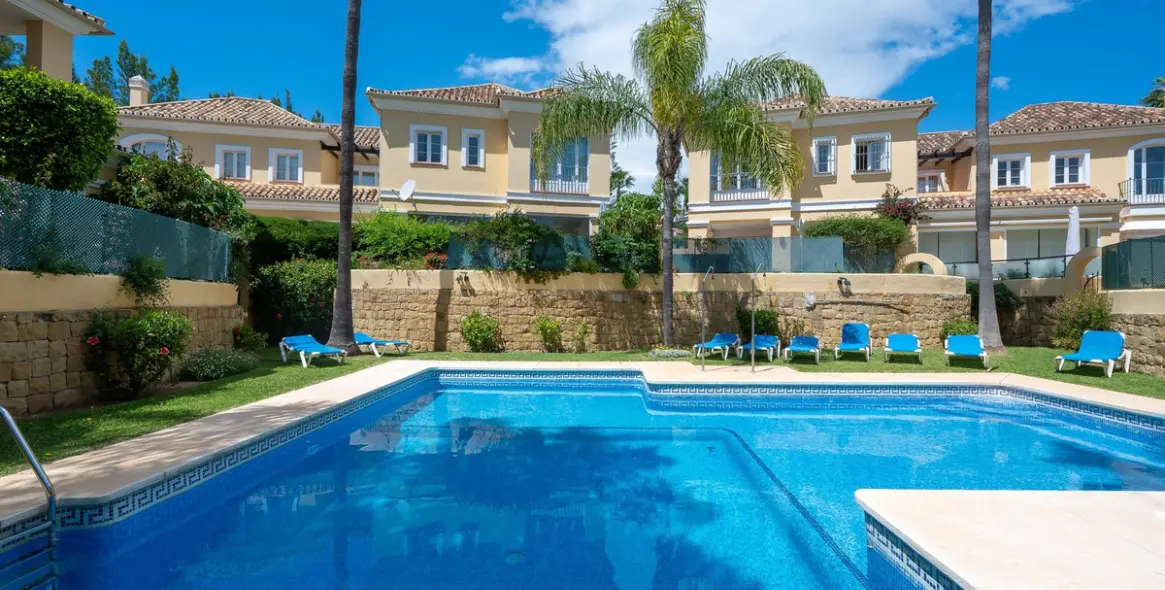 Venta de casa pareada en Elviria 75
