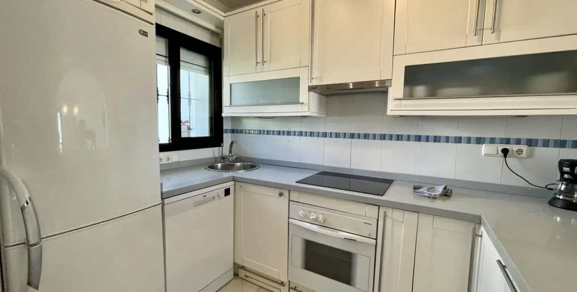 Sale of detached villa in Calahonda 8