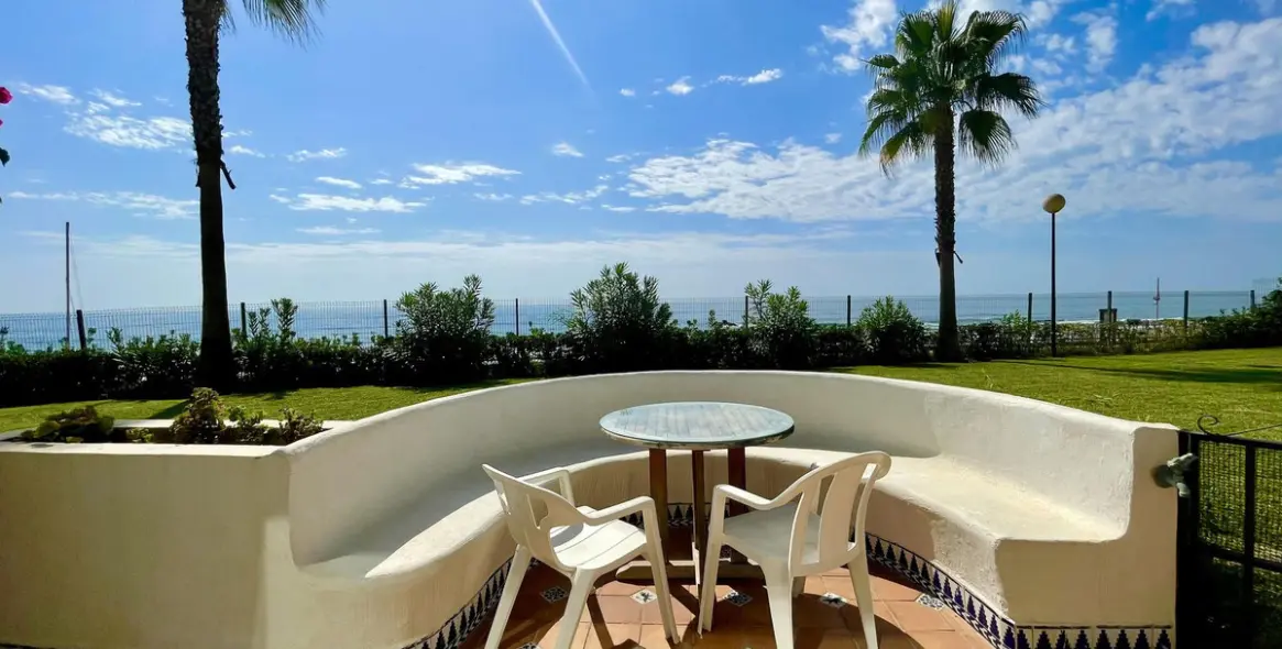 Sale of detached villa in Calahonda 17