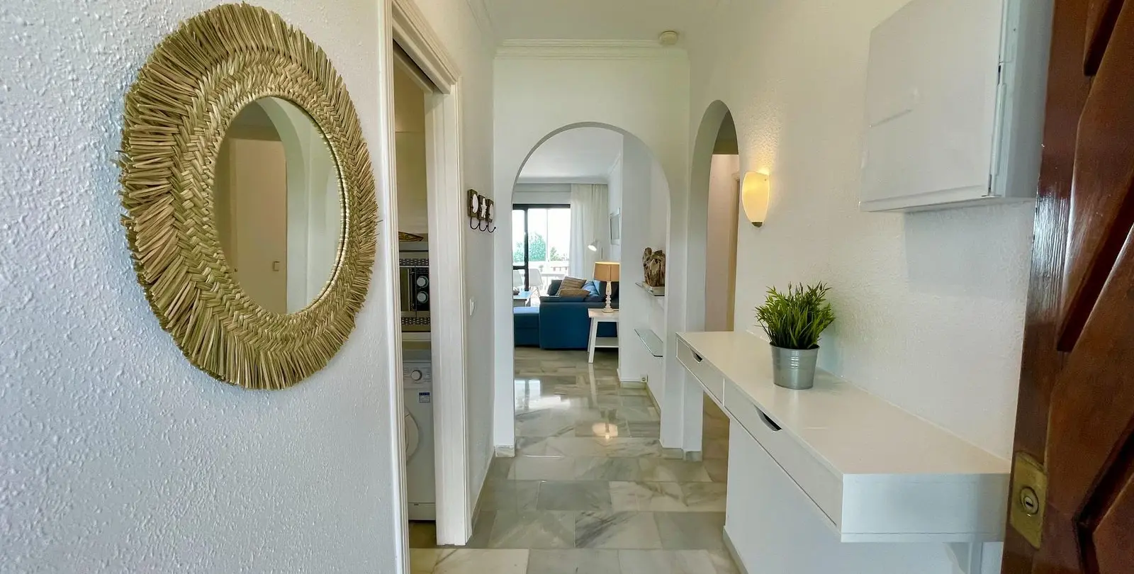 Sale of detached villa in Calahonda 2