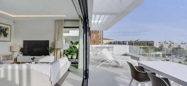 Продажа апартаментов на среднем этаже в Estepona 4