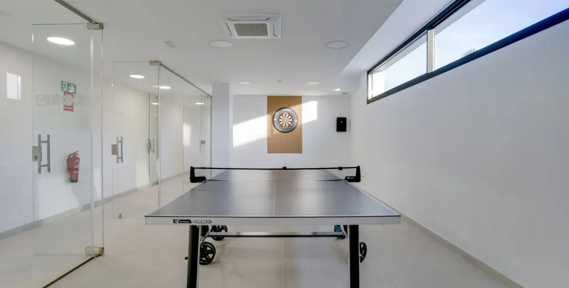 Продажа апартаментов на среднем этаже в Estepona 9