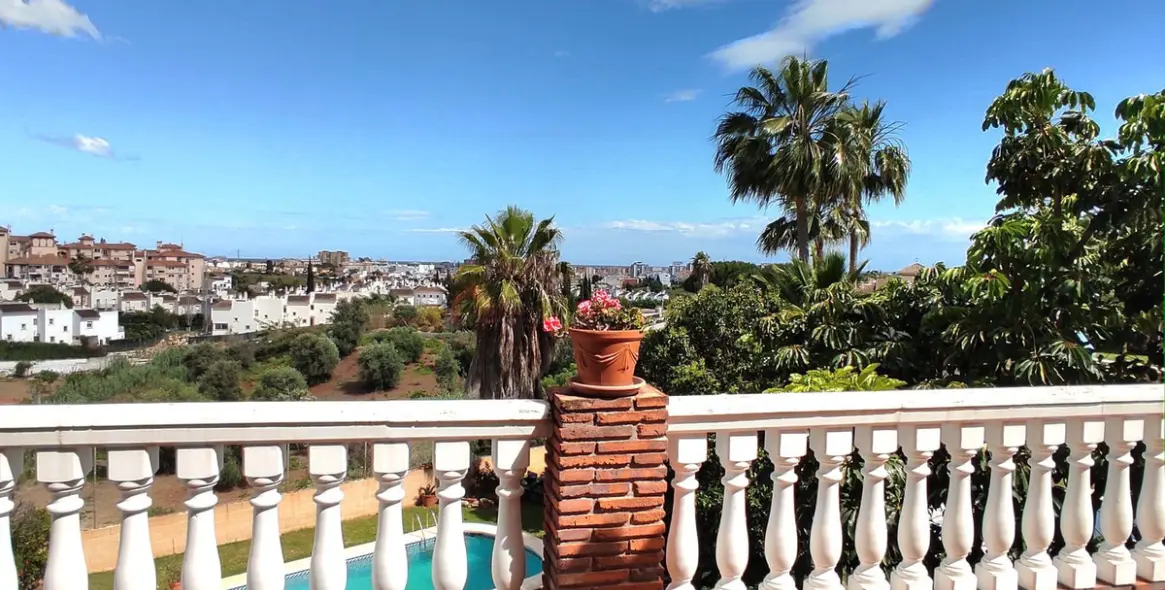 Sale of detached villa in Sierrezuela 4