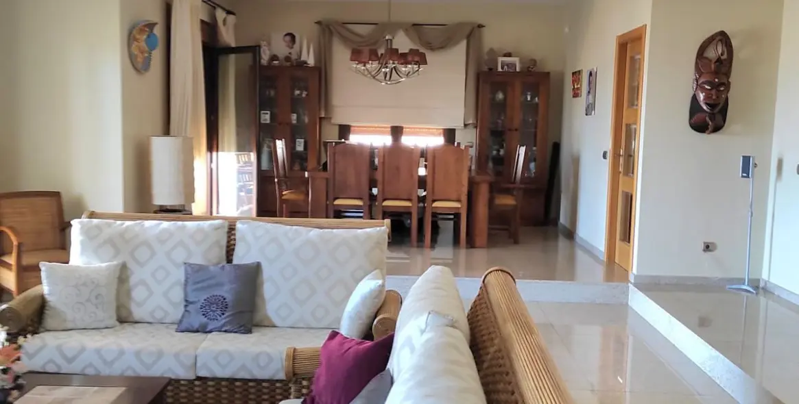 Sale of detached villa in Sierrezuela 7