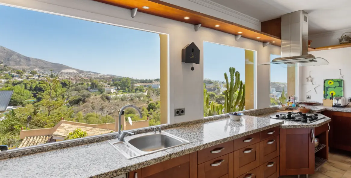 Sale of detached villa in Torremuelle 5