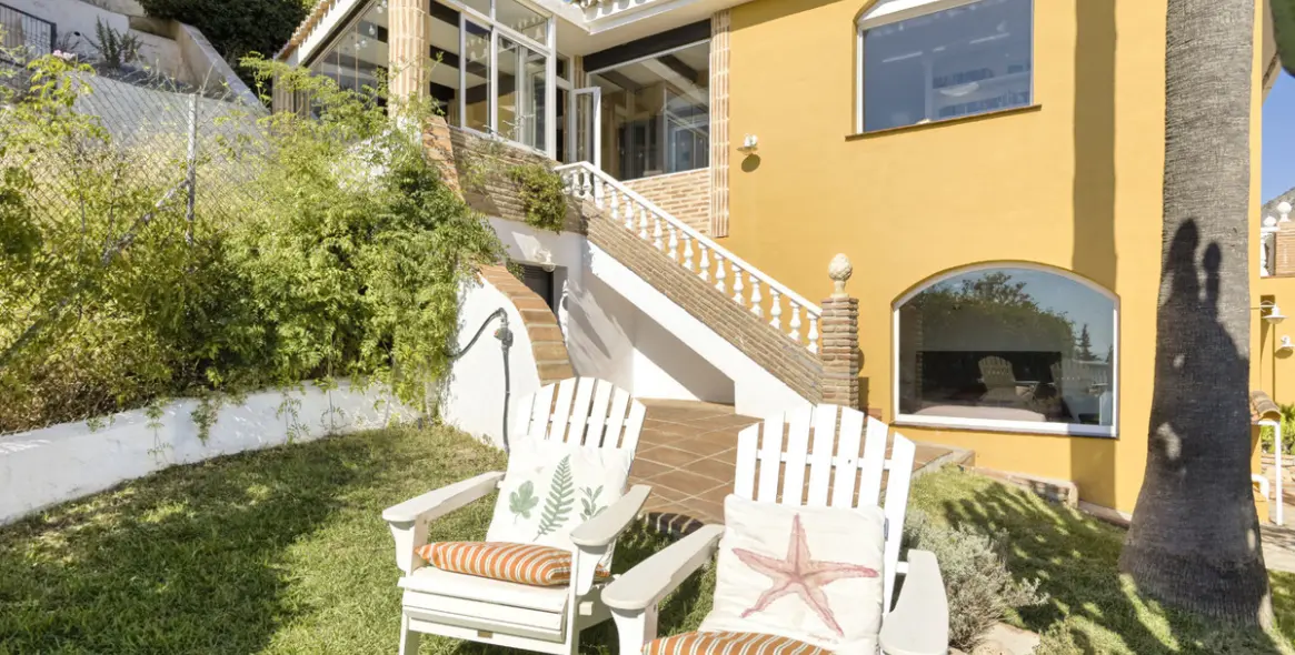 Sale of detached villa in Torremuelle 15