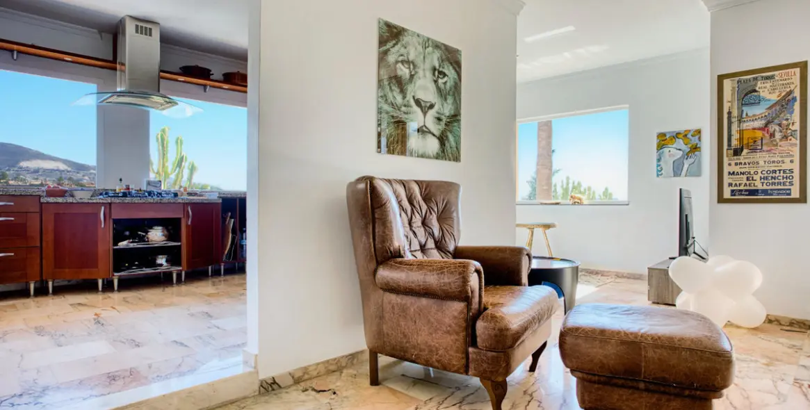 Sale of detached villa in Torremuelle 25