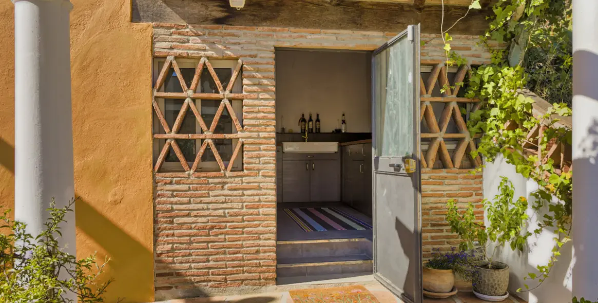 Sale of detached villa in Torremuelle 64