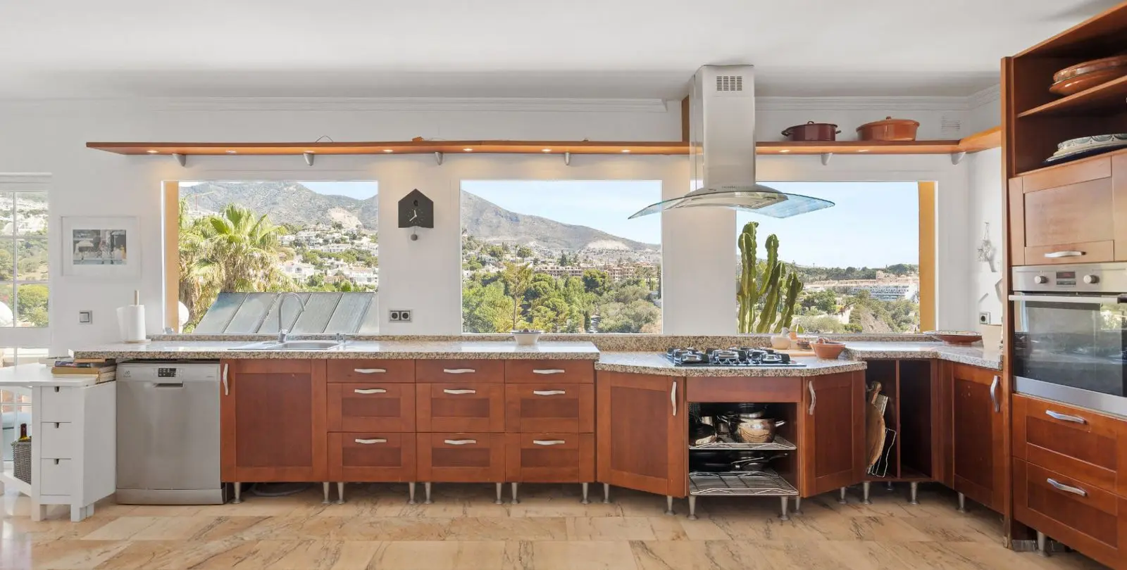 Sale of detached villa in Torremuelle 31