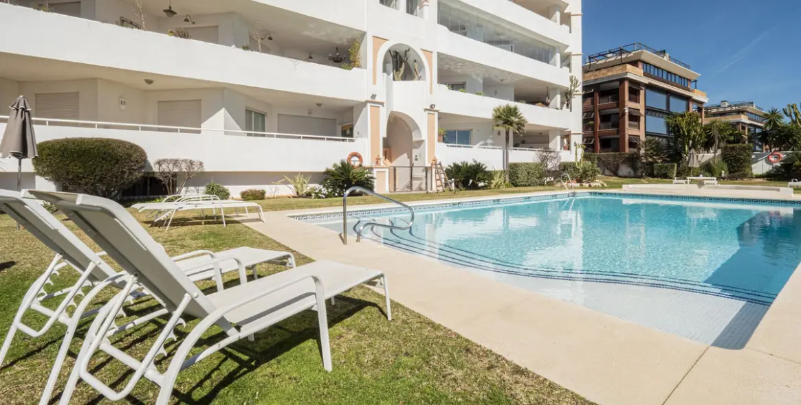 Продажа апартаментов на первом этаже в Puerto Banús 1