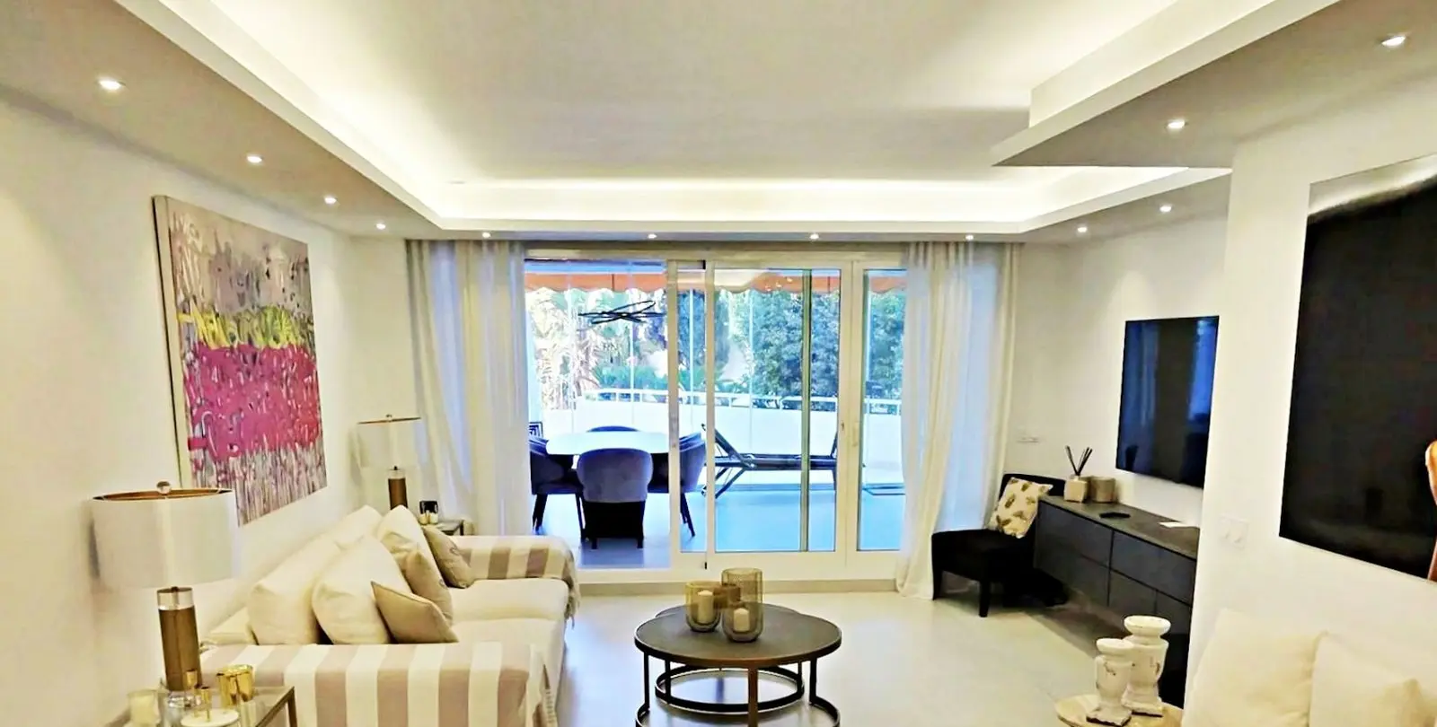 Sale of ground floor apartment in Puerto Banús 1