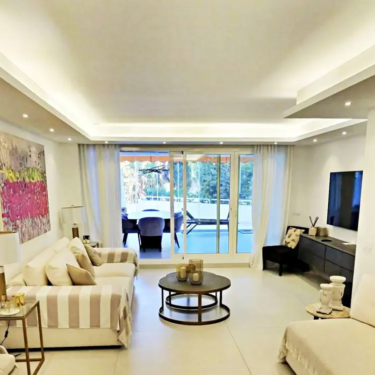 Sale of ground floor apartment in Puerto Banús
