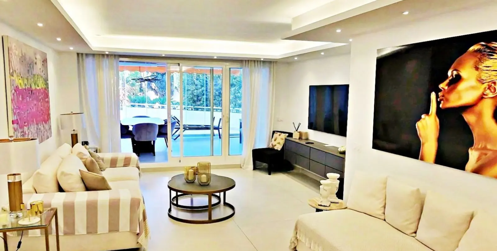 Sale of ground floor apartment in Puerto Banús 2
