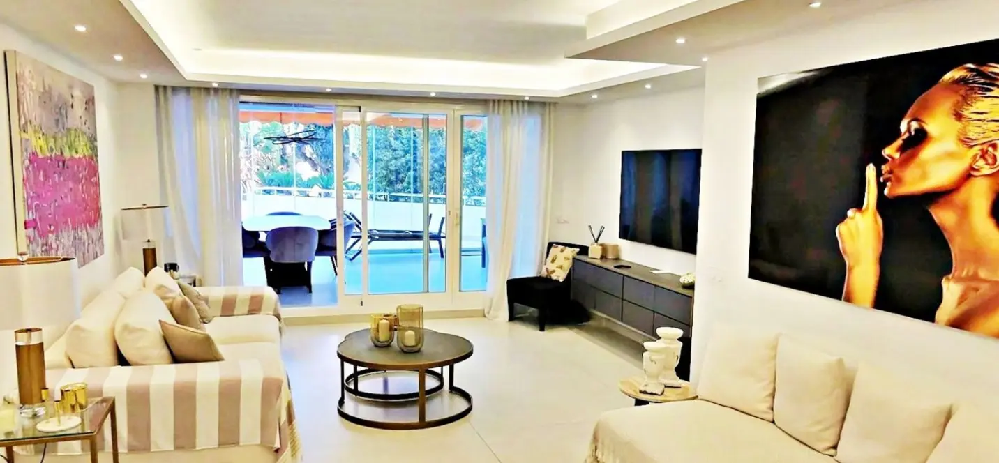 Sale of ground floor apartment in Puerto Banús 1