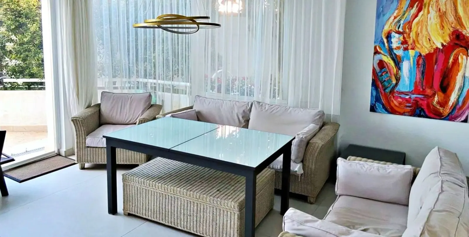 Sale of ground floor apartment in Puerto Banús 5