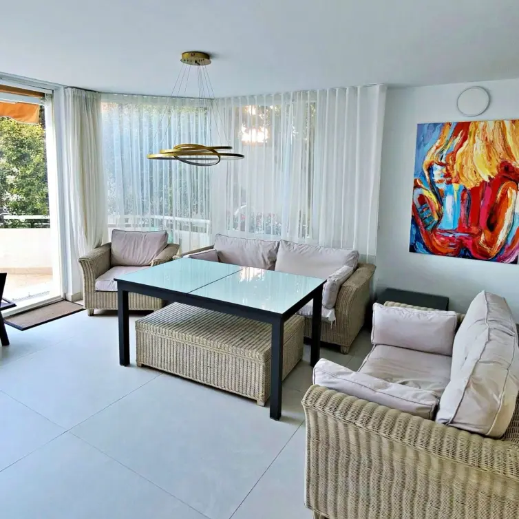 Sale of ground floor apartment in Puerto Banús