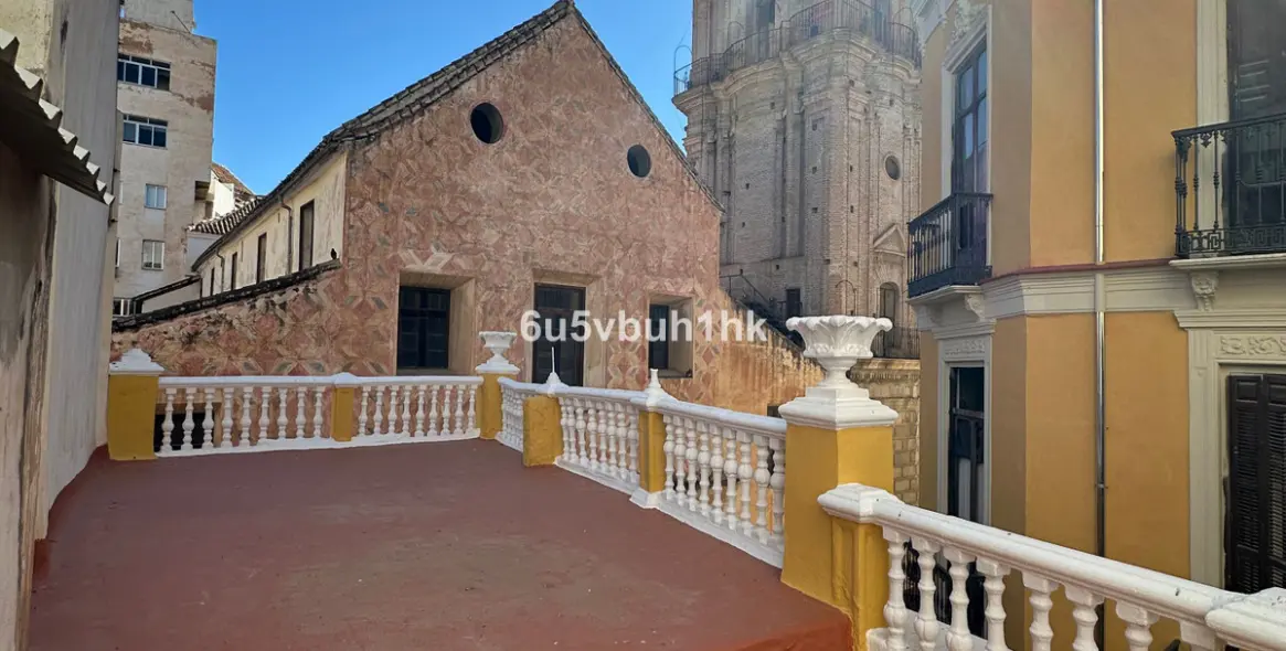 Sale of apartment complex in Malaga - Centro 3