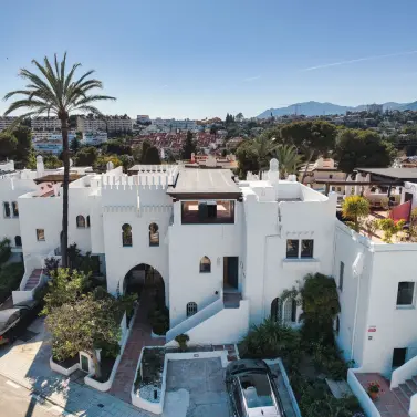 Venta de ático en Nueva Andalucía