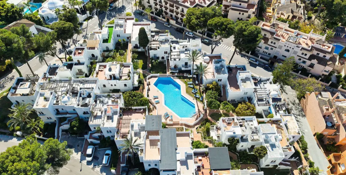 Venta de ático en Nueva Andalucía 2