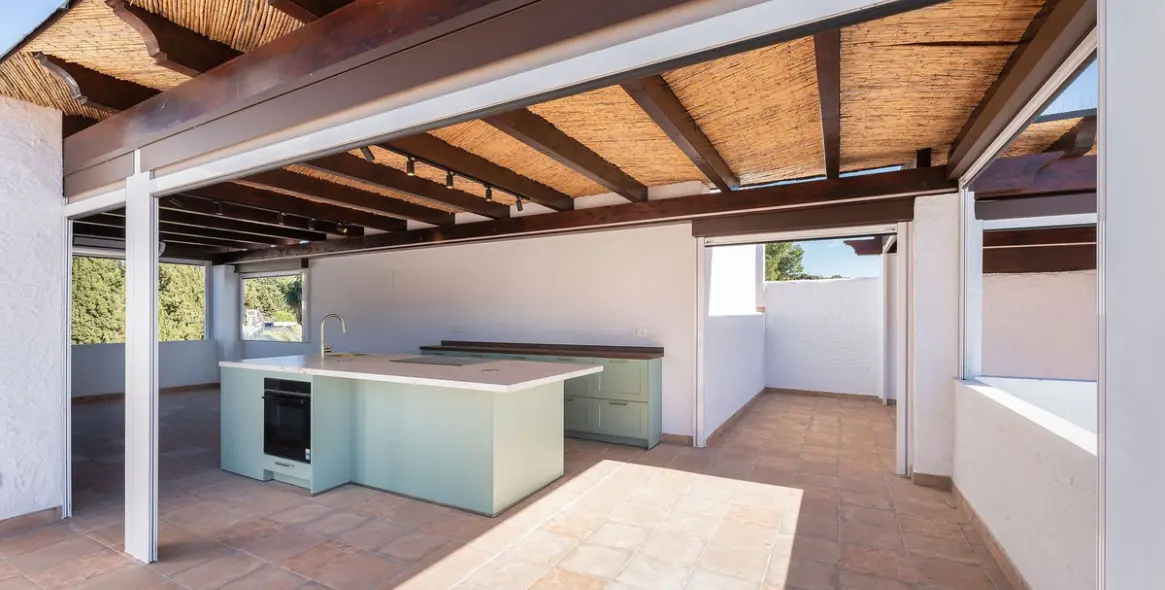 Venta de ático en Nueva Andalucía 28