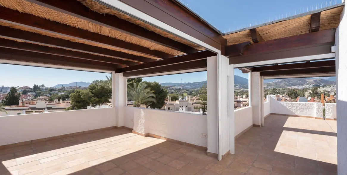 Venta de ático en Nueva Andalucía 30