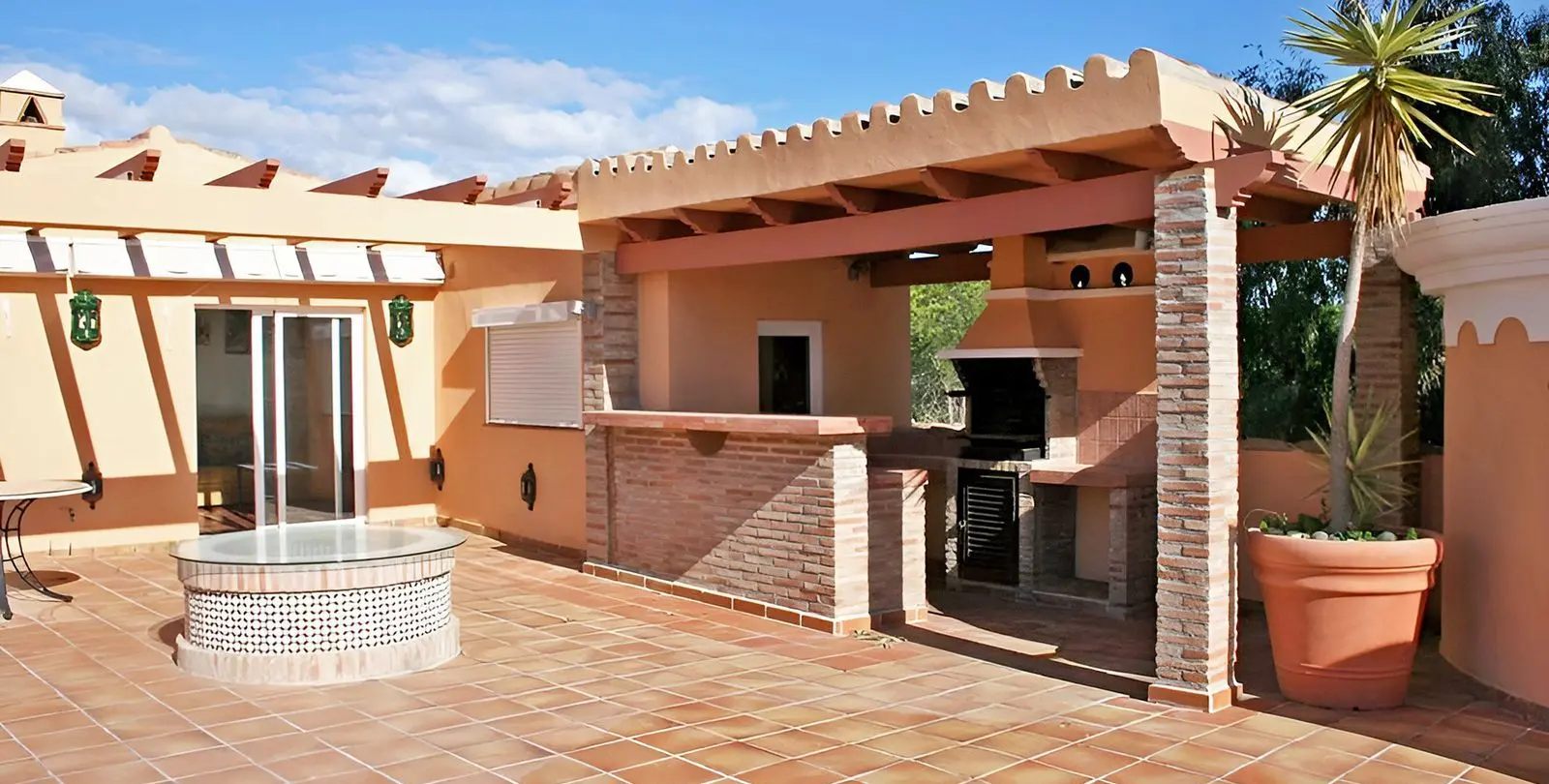 Sale of penthouse duplex in New Golden Mile 8